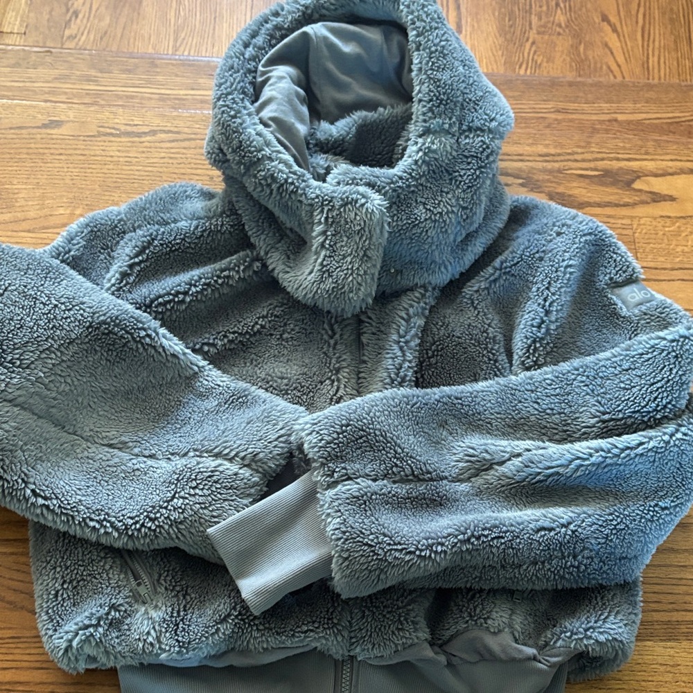 Cozy Gray Woman’s Jacket